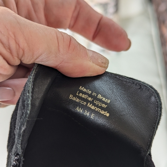 Boots - Picture 3 of 4